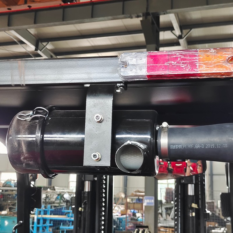 رافعة شوكية 3.5 طن للإيجار