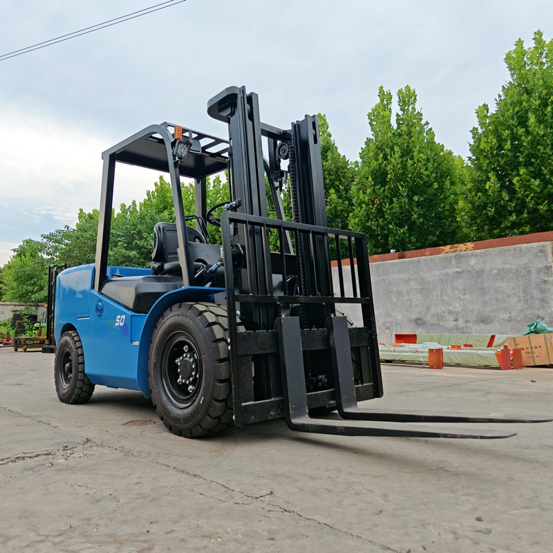 رافعة شوكية كهربائية