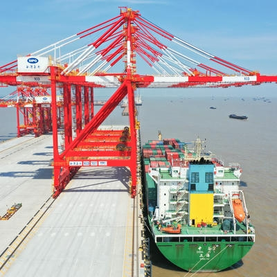 رافعة شوكية في الموانئ والمرافئ