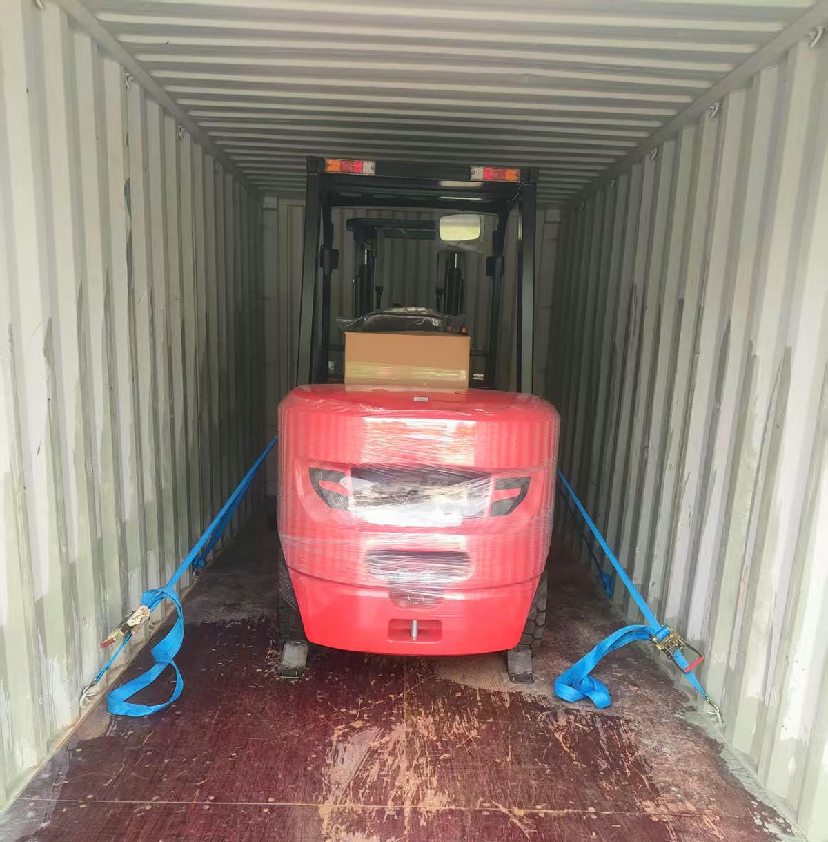 صورة شحنة رافعة شوكية ديزل