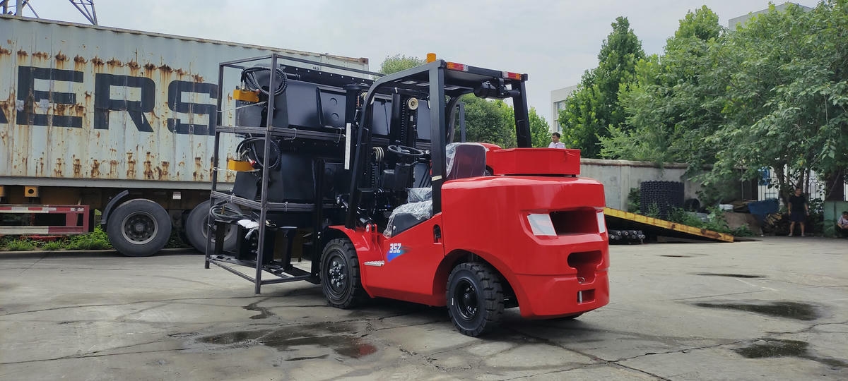 رافعة شوكية للإيجار